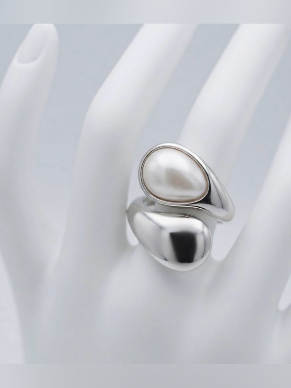 Stealess steel Pearl Accent Open Ring - White Pearl